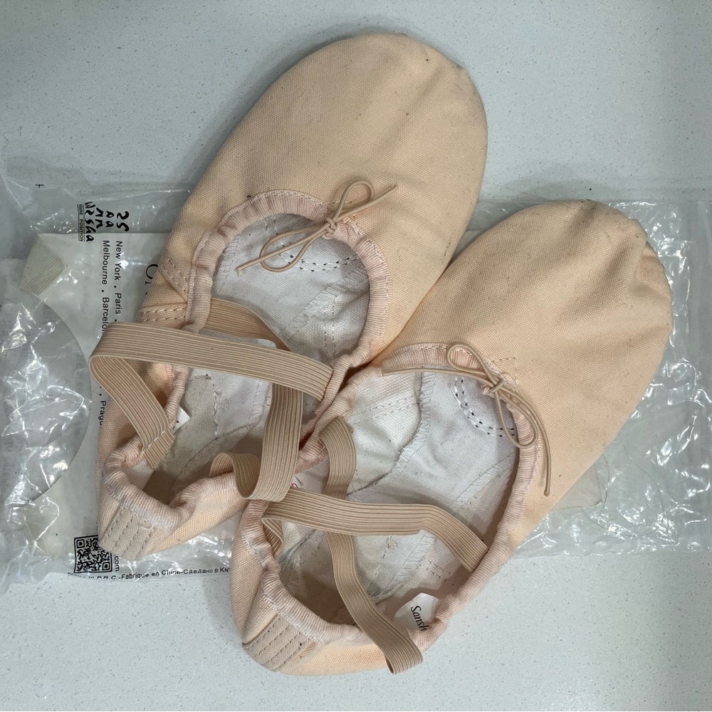 Sansha Size 8 Pink Ballet Flats